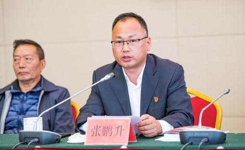 中共昆明市委党史研究室张鹏升副主任主持会议