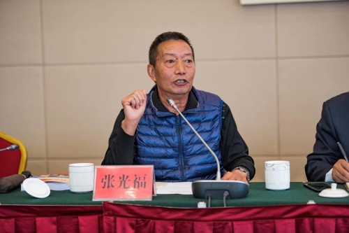 市委党史研究室原主任，昆明中共党史学会副会长张光福同志发言